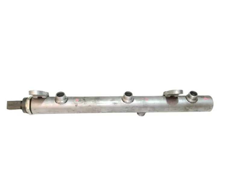 RAMPA INYECTORA A6420702695 Imprescindible (Must-Have)