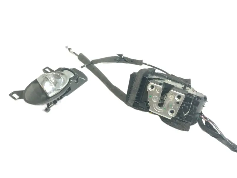 CERRADURA PUERTA TRASERA IZQUIERDA 825011KK2A Alta Calidad